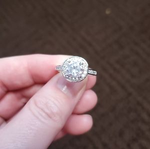 Gorgeous costume ring